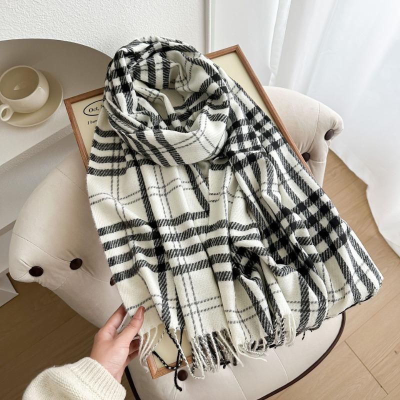 Sweet literary plaid scarf women s autumn and winter atmosphere with coat plaid color matching warm thickened scarf 66-180cm белый
Sweet literary plaid scarf women s autumn and winter atmosphere with coat plaid color matching warm thickened scarf 66-180cm белый