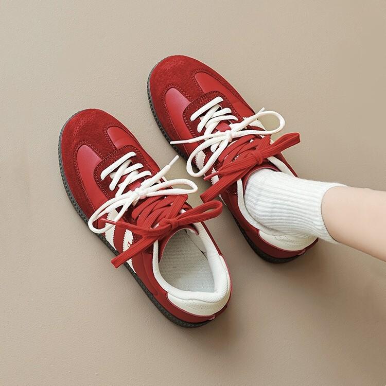 Dexun shoes women s 2025 new spring flat-bottomed versatile white shoes children s shoes board shoes casual sports shoes 40 червоний
Dexun shoes women s 2025 new spring flat-bottomed versatile white shoes children s shoes board shoes casual sports shoes 40 червоний