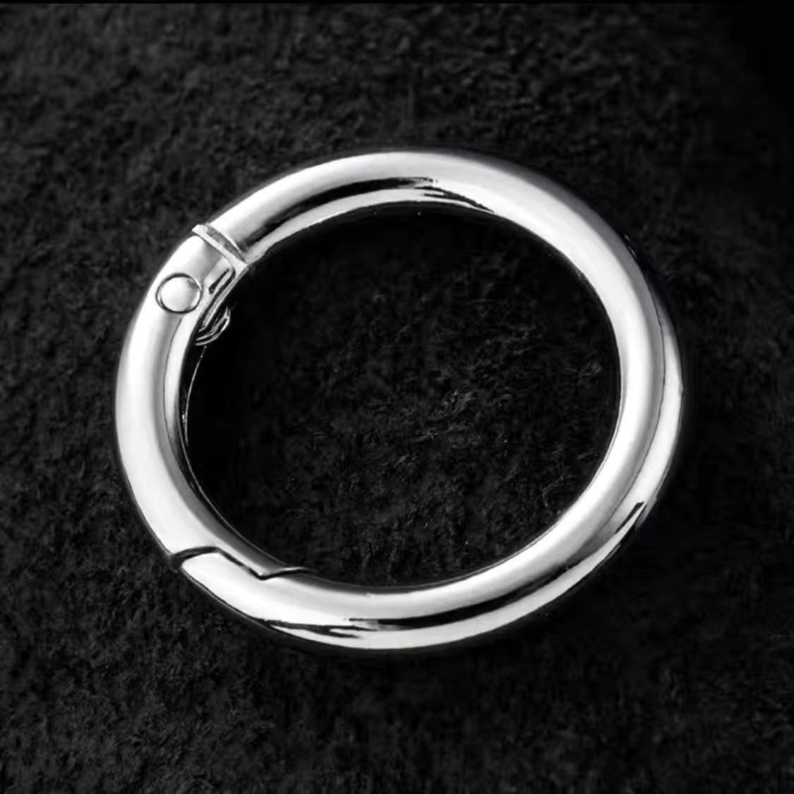 Цинковый сплав пружинное кольцо сумка крючок пряжка брелок аксессуары серебряный
Цинковый сплав пружинное кольцо сумка крючок пряжка брелок аксессуары серебряный