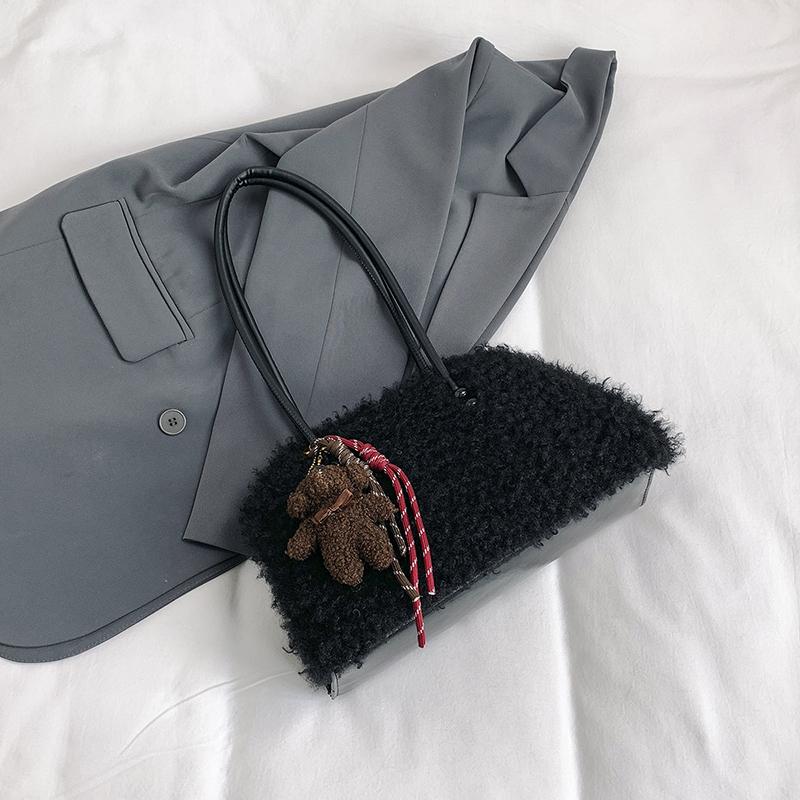 Luxury Lamb Woolen Handbag Purse Clutches Women Bag 2024 Winter New Large Capacity Underarm Shoulder Bag Lady Warm Plush Bag
Luxury Lamb Woolen Handbag Purse Clutches Women Bag 2024 Winter New Large Capacity Underarm Shoulder Bag Lady Warm Plush Bag