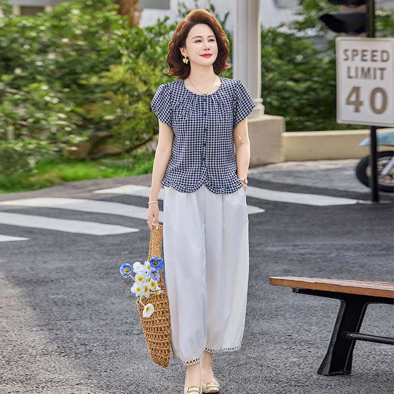 Mom s Summer Elegance: Age-Reducing Two-Piece Cotton Linen Short-Sleeve Blouse Set for Middle-Aged and Elderly Women. 4XL
Mom s Summer Elegance: Age-Reducing Two-Piece Cotton Linen Short-Sleeve Blouse Set for Middle-Aged and Elderly Women. 4XL
