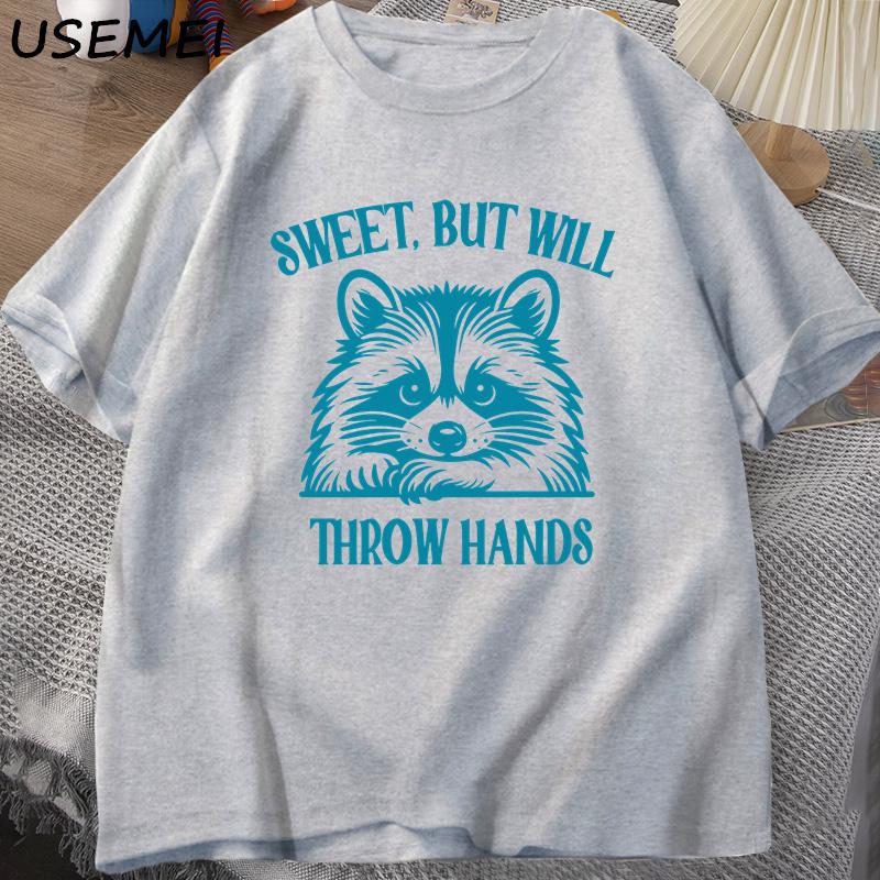Sweet But Will Throw Hands Pritned T-shirt Men Funny Raccoon Meme T Shirt Trash Panda Tees Summer Cotton Unisex Tops XL сірий
Sweet But Will Throw Hands Pritned T-shirt Men Funny Raccoon Meme T Shirt Trash Panda Tees Summer Cotton Unisex Tops XL сірий