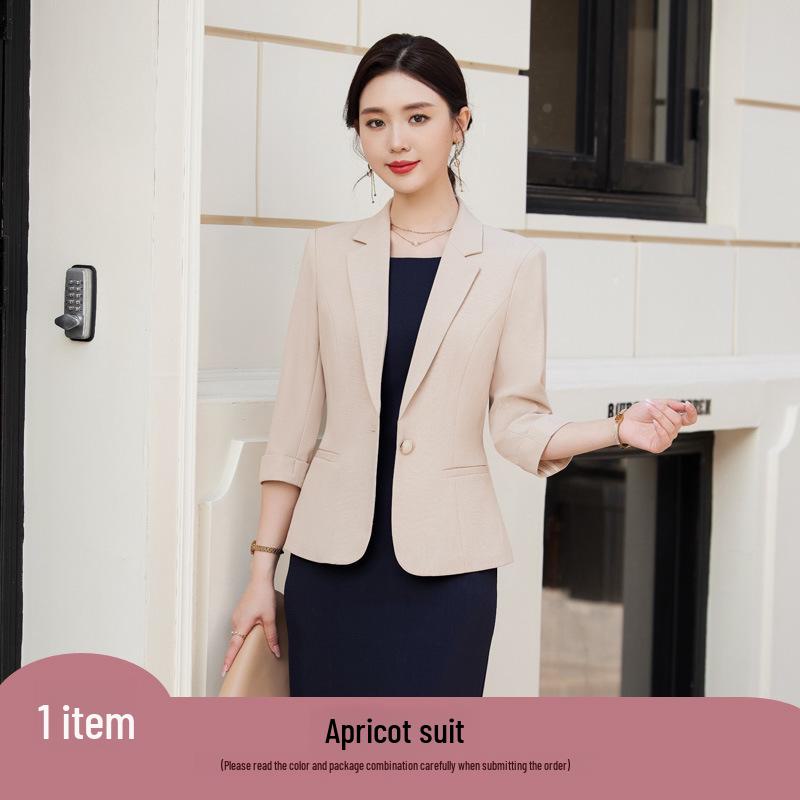 Женский осенний белый костюм с юбкой - профессиональный и повседневный маленький пиджак S
Женский осенний белый костюм с юбкой - профессиональный и повседневный маленький пиджак S