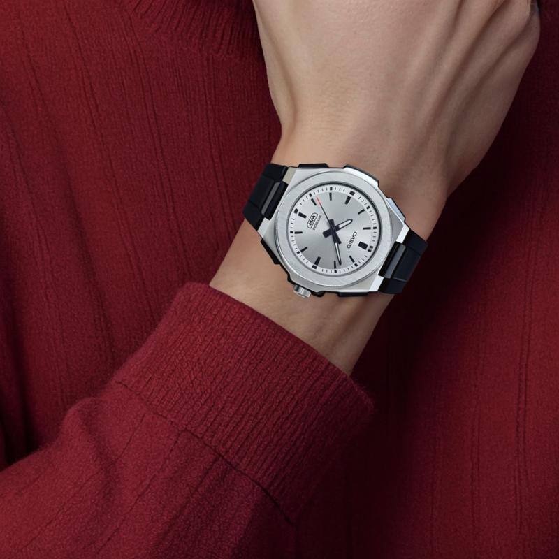 CASIO STANDARD series 100 meters waterproof Quartz resin strap men s watch silver dial LWA-300H-7E2V срібний
CASIO STANDARD series 100 meters waterproof Quartz resin strap men s watch silver dial LWA-300H-7E2V срібний