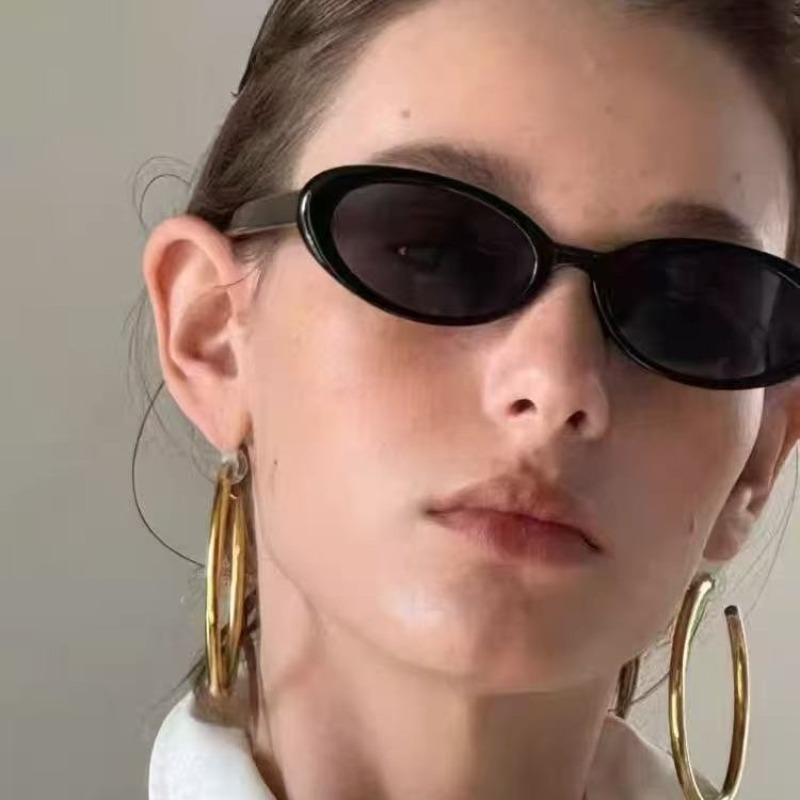 Овальная оправа Y2K Retro Anti-Blue Light Glasses Sweet Cool Girls Black Glasses Vintage Simple Women Eye Protection Glasses черный серый
Овальная оправа Y2K Retro Anti-Blue Light Glasses Sweet Cool Girls Black Glasses Vintage Simple Women Eye Protection Glasses черный серый