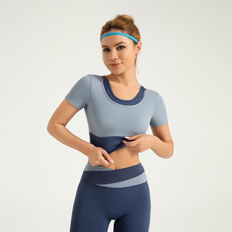 Спортивный топ из двух частей с имитацией цветных блоков и короткими рукавами Large
Спортивный топ из двух частей с имитацией цветных блоков и короткими рукавами Large