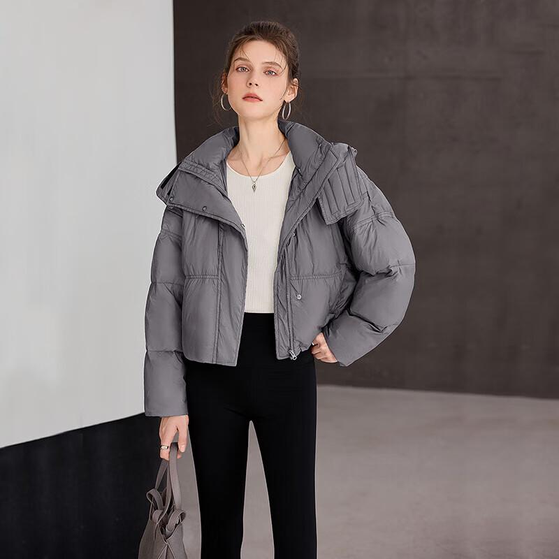 Женская стильная короткая пуховая куртка с капюшоном XS
Женская стильная короткая пуховая куртка с капюшоном XS