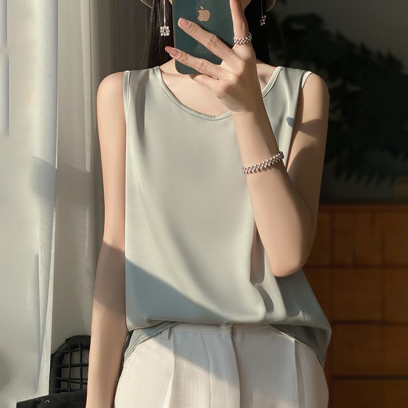 Silk suspender vest women s inner suit new acetic acid loose satin summer mulberry silk bottoming shirt black 3XL
Silk suspender vest women s inner suit new acetic acid loose satin summer mulberry silk bottoming shirt black 3XL