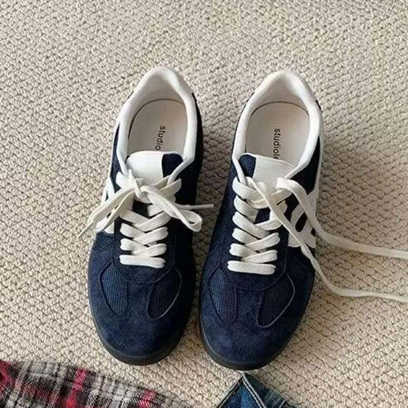 Версия из мягкой кожи~ ретро красные немецкие тренировочные туфли женские 2025 новая расцветка платформа кроссовки Форрест Гамп повседневные спортивные кеды 41 синий
Версия из мягкой кожи~ ретро красные немецкие тренировочные туфли женские 2025 новая расцветка платформа кроссовки Форрест Гамп повседневные спортивные кеды 41 синий