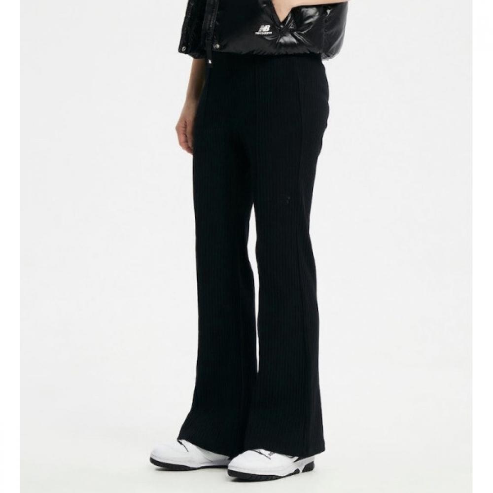 NeW Balance NeW Balance Soft Ribbed Flare Pants W B1 nbmle2W332 19 1.NBMLE2W332 19/XS
NeW Balance NeW Balance Soft Ribbed Flare Pants W B1 nbmle2W332 19 1.NBMLE2W332 19/XS