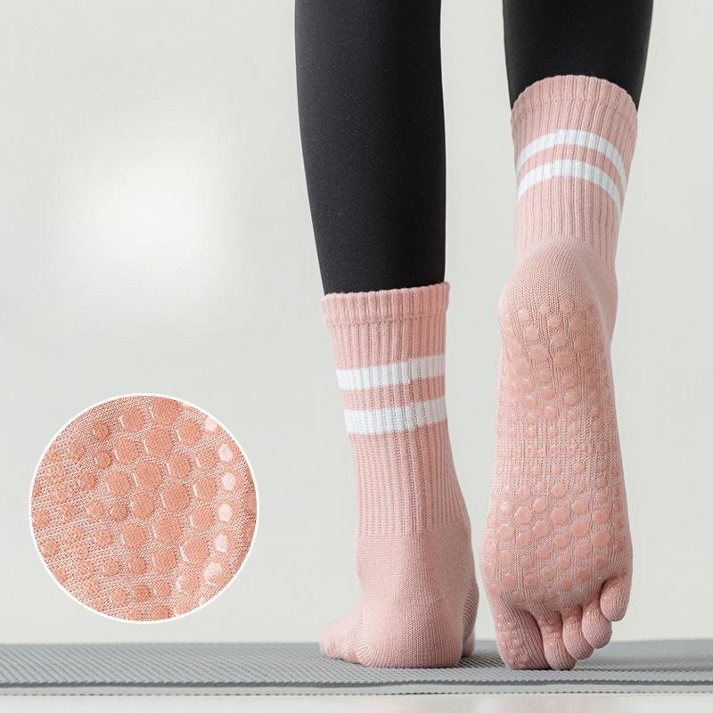 Female Spring and Summer Solid Color Professional Non Slip Pilates Fitness Temperament Yoga Tube Five Finger Socks 1 pair білий
Female Spring and Summer Solid Color Professional Non Slip Pilates Fitness Temperament Yoga Tube Five Finger Socks 1 pair білий