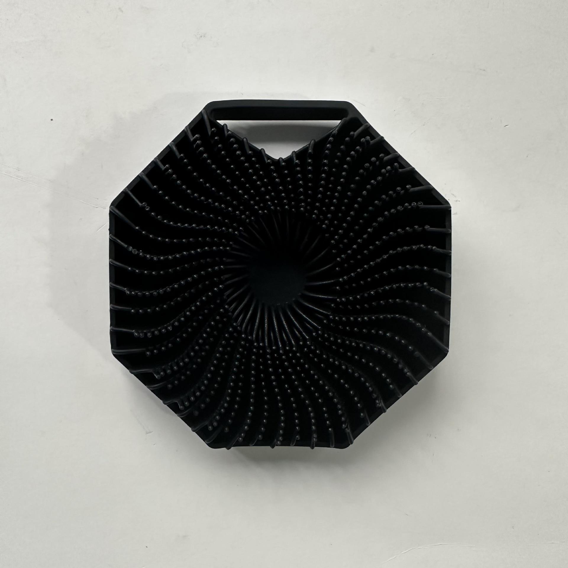 Силиконовая щетка для тела для душа. Многоугольная силиконовая щетка для ванны. Портативная массажная щетка для рыбьих плавников. чёрный