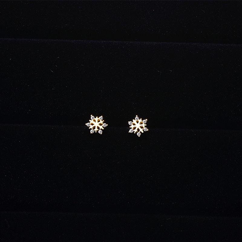 Snowflake Gold-Plated Sterling Silver Earrings: Light Luxury Design Women s Jewelry Gift 925 Sterling Silver
Snowflake Gold-Plated Sterling Silver Earrings: Light Luxury Design Women s Jewelry Gift 925 Sterling Silver