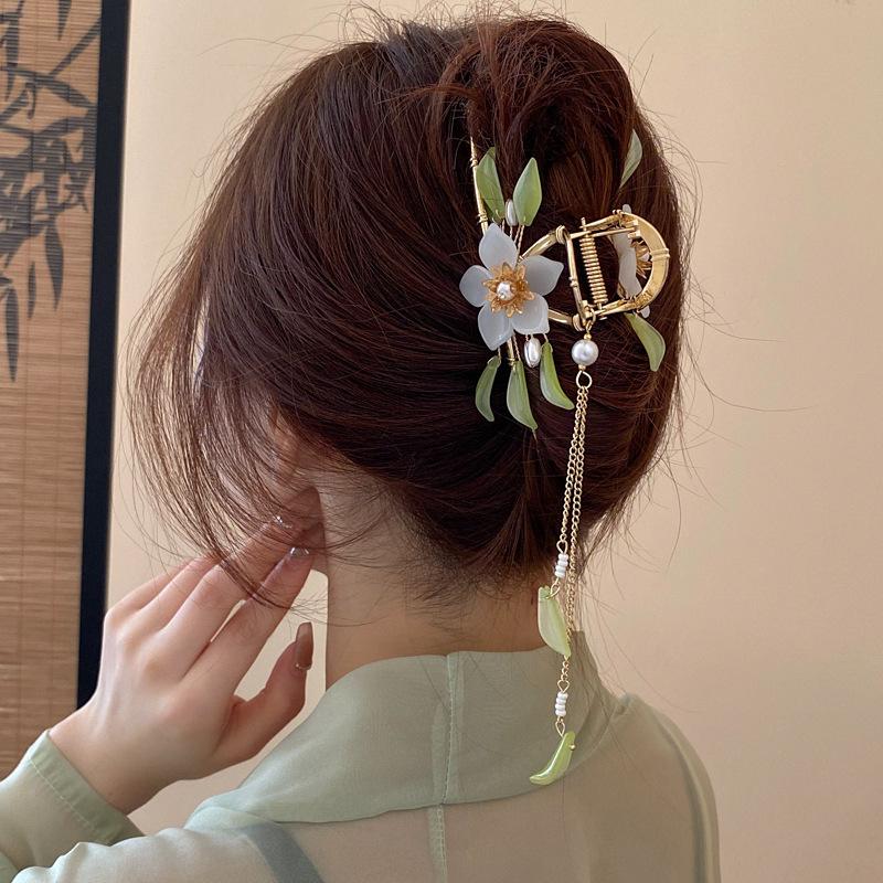 Pearl flower leaf fringed hairpin women s fashion exquisite grab clip large hair volume temperament headgear hair accessories high sense
Pearl flower leaf fringed hairpin women s fashion exquisite grab clip large hair volume temperament headgear hair accessories high sense