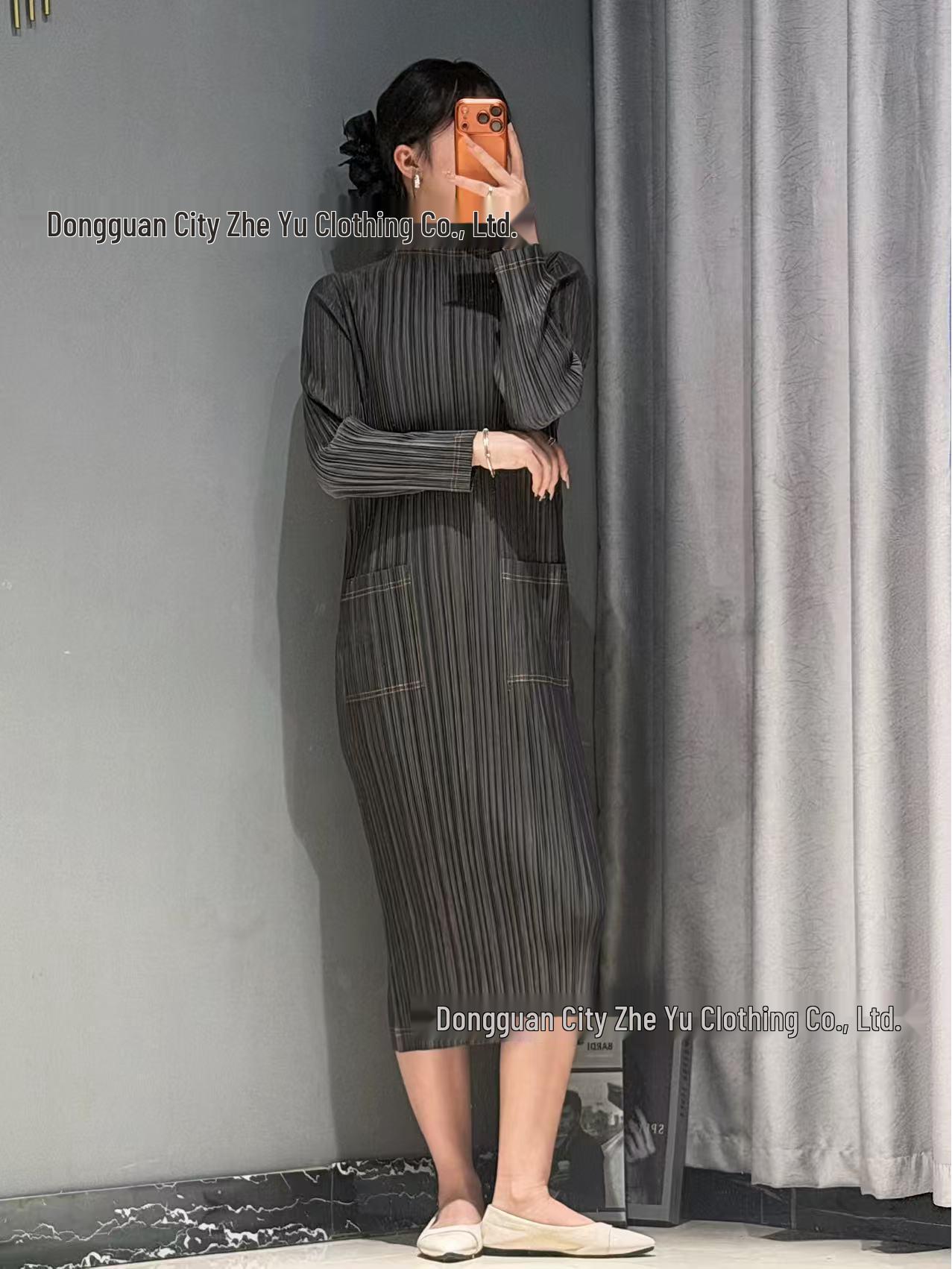 Miyake-Inspired High-End Pleated Denim Dress One Size серый
Miyake-Inspired High-End Pleated Denim Dress One Size серый
