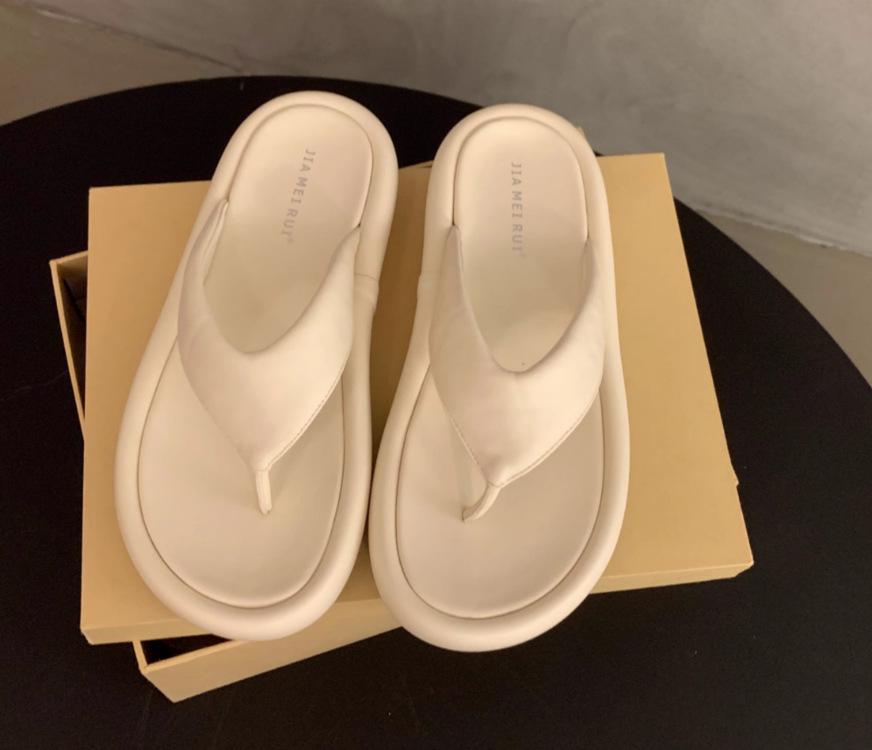 Шлепанцы на толстой подошве женские туфли носить 2025 новый летний мягкая подошва шлепающие сандалии пляжные сандалии 40
Шлепанцы на толстой подошве женские туфли носить 2025 новый летний мягкая подошва шлепающие сандалии пляжные сандалии 40