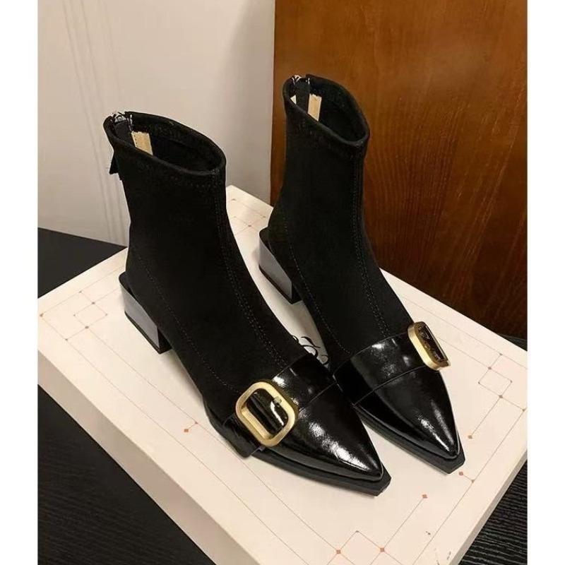 Обувь Черные короткие туфли для женщин Элегантные на низком каблуке Ботильоны для работы Женские ботильоны с острым носком Дизайнерская роскошь Осень 42 чёрный
Обувь Черные короткие туфли для женщин Элегантные на низком каблуке Ботильоны для работы Женские ботильоны с острым носком Дизайнерская роскошь Осень 42 чёрный