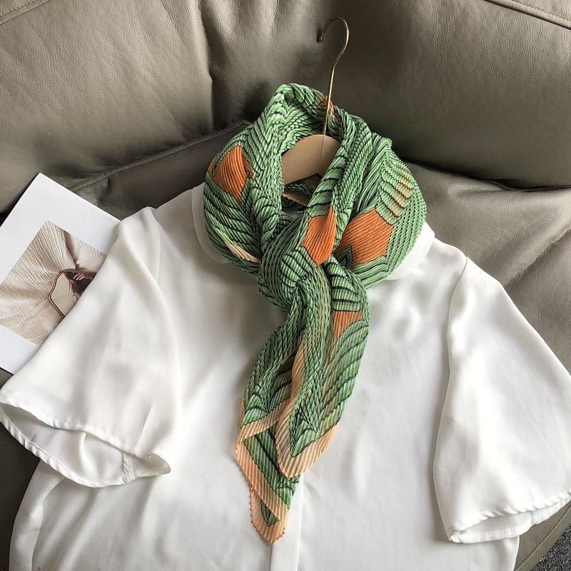 Одинарный корейский плиссированный тонкий шарф для женщин, солнцезащитная шаль двойного назначения, осенне-зимний шарф для весны, новый стиль, марлевый шарф для моды 150*70cm
Одинарный корейский плиссированный тонкий шарф для женщин, солнцезащитная шаль двойного назначения, осенне-зимний шарф для весны, новый стиль, марлевый шарф для моды 150*70cm