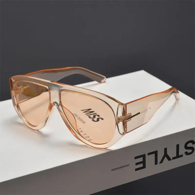 Нові вінтажні розкішні пілотські сонцезахисні окуляри оверсайз для жінок та чоловіків, велика оправа, вітрозахисні, популярні, панк, сонцезахисні окуляри Uv400
Нові вінтажні розкішні пілотські сонцезахисні окуляри оверсайз для жінок та чоловіків, велика оправа, вітрозахисні, популярні, панк, сонцезахисні окуляри Uv400