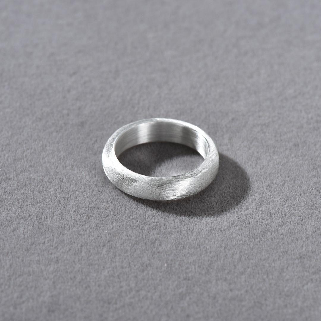 Autumn And Winter Fashion Commuter Must Enter High-Grade Metal Copper-Plated Platinum Matte Matte Brushed Plain Ring Ring No. 7
Autumn And Winter Fashion Commuter Must Enter High-Grade Metal Copper-Plated Platinum Matte Matte Brushed Plain Ring Ring No. 7