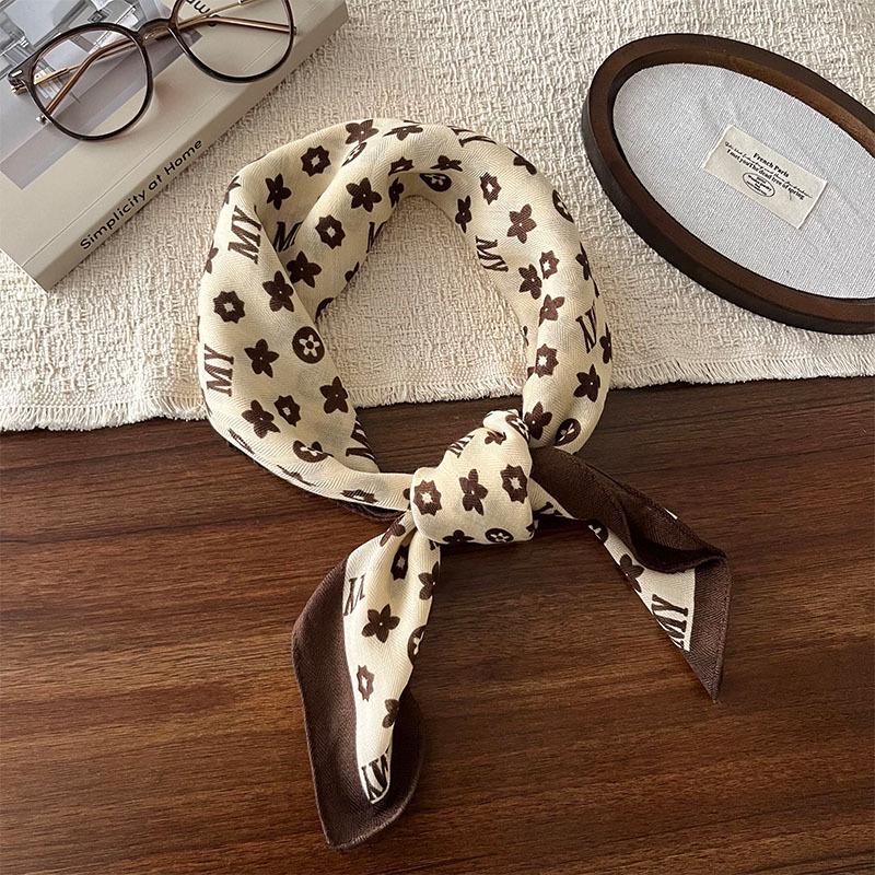 2025 Retro Chic Women s Square Scarf: Autumn/Winter Neck Gaiter & Versatile Waist Accessory
2025 Retro Chic Women s Square Scarf: Autumn/Winter Neck Gaiter & Versatile Waist Accessory