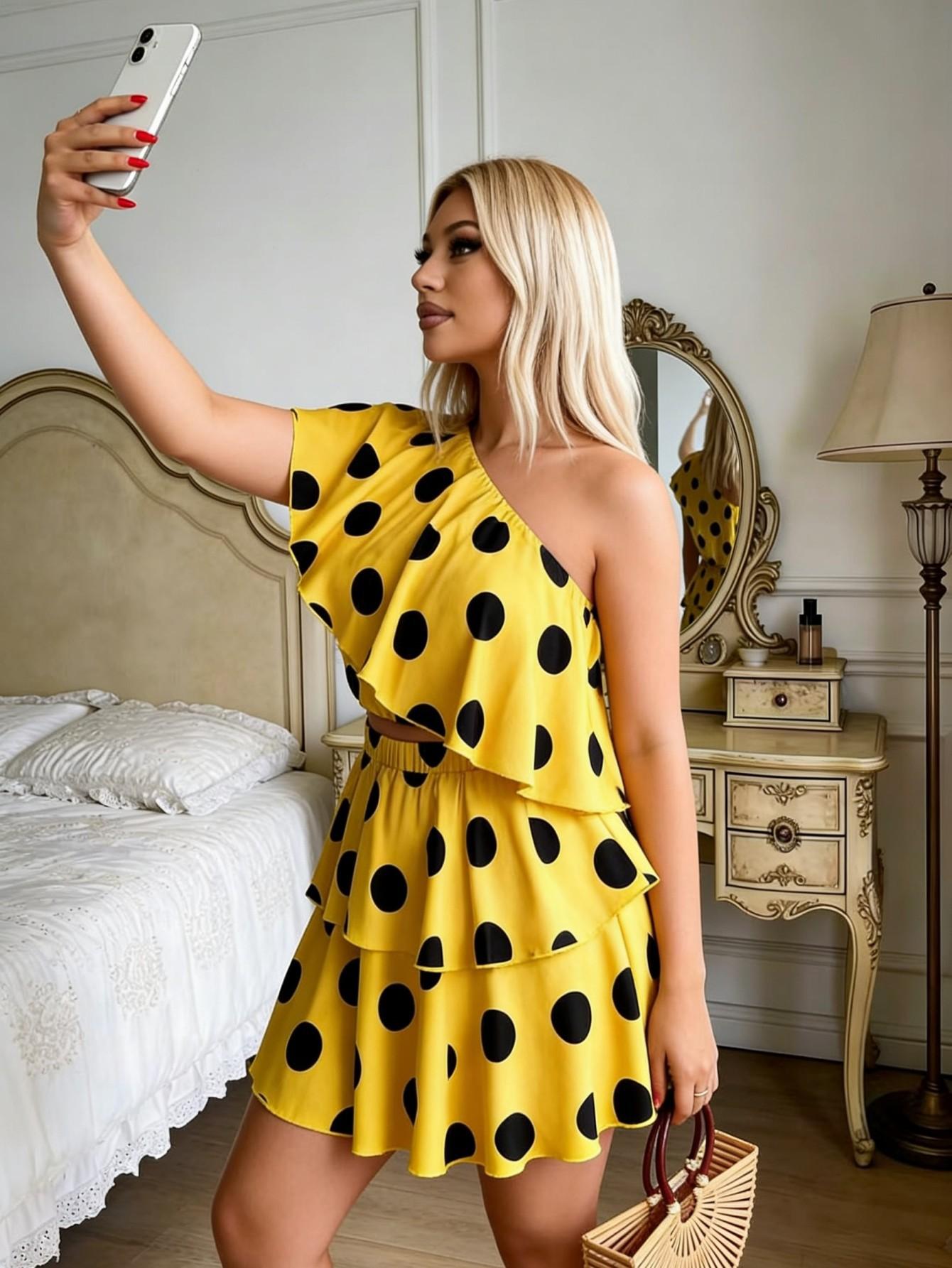 New large-size polka dot dress for women, European and American style, one shoulder ruffle edge, thin A-shaped skirt, popular D 0XL
New large-size polka dot dress for women, European and American style, one shoulder ruffle edge, thin A-shaped skirt, popular D 0XL