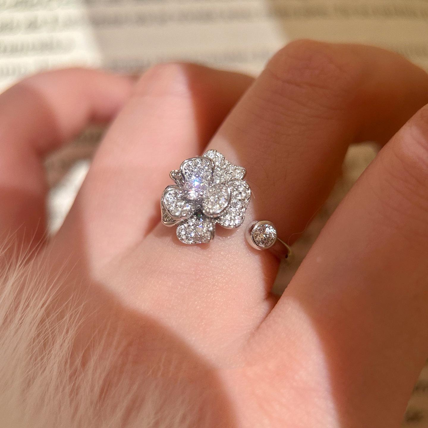 Elegant Zircon Flower Open Ring - Stylish Versatile Index Finger Jewelry
Elegant Zircon Flower Open Ring - Stylish Versatile Index Finger Jewelry