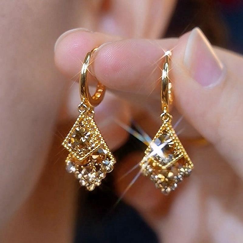 Aylhfo Роскошные серьги-подвески со стразами во французском стиле, винтажные элегантные украшения из цинкового сплава для женщин золотистый
Aylhfo Роскошные серьги-подвески со стразами во французском стиле, винтажные элегантные украшения из цинкового сплава для женщин золотистый