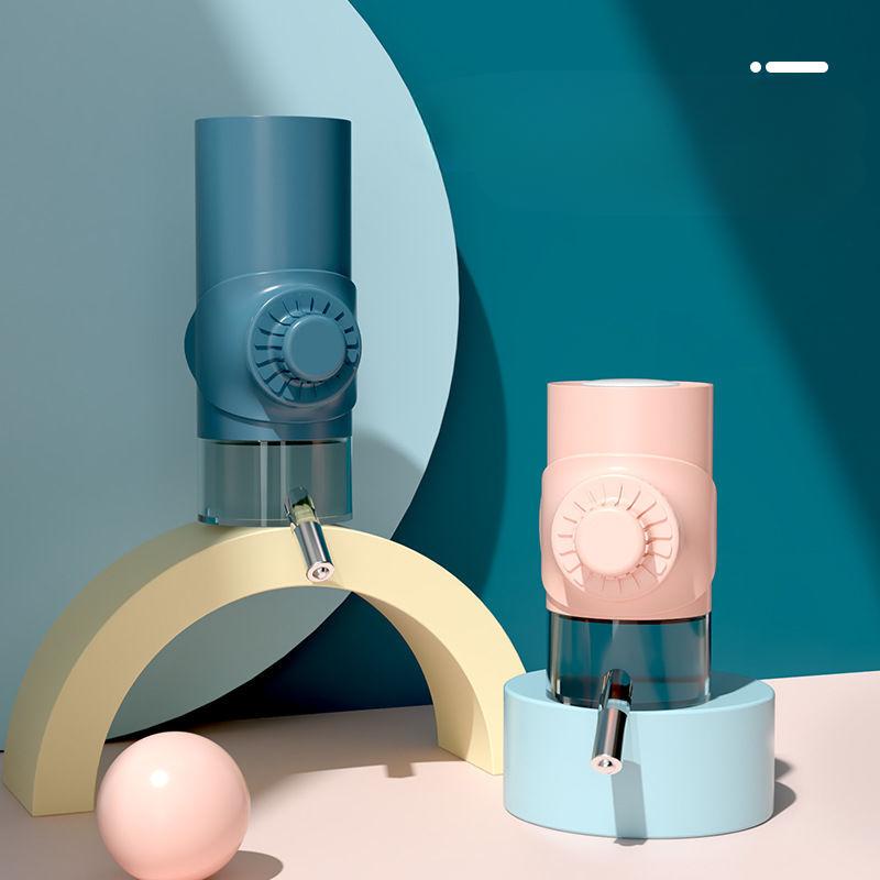 Подвесной диспенсер для воды для собак и кошек с немокрым ртом, бутылка с водой, кормушка для воды, подвесная клетка, принадлежности для домашних животных, диспенсер для воды для кошек
Подвесной диспенсер для воды для собак и кошек с немокрым ртом, бутылка с водой, кормушка для воды, подвесная клетка, принадлежности для домашних животных, диспенсер для воды для кошек