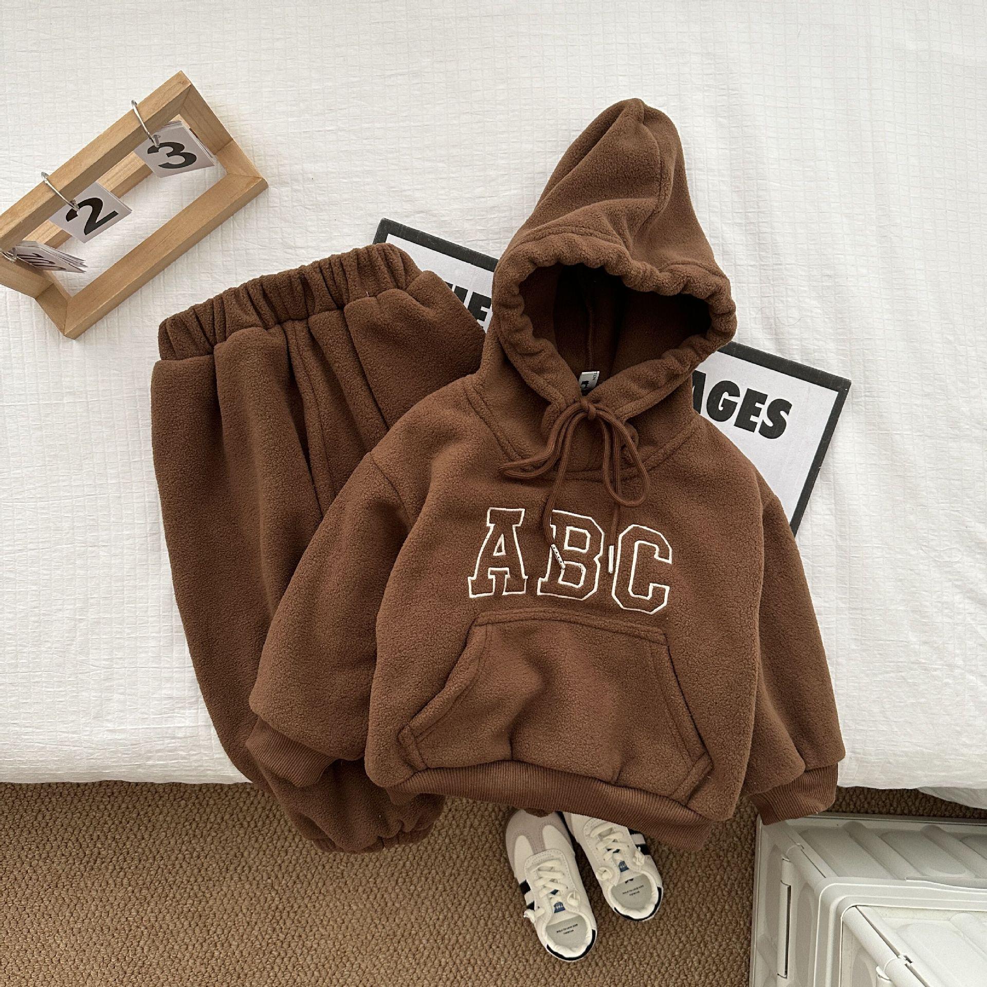 Дитячий зимовий комплект з капюшоном і штанами з алфавітом — модний унісекс-комплект 120 cm кавовий
Дитячий зимовий комплект з капюшоном і штанами з алфавітом — модний унісекс-комплект 120 cm кавовий