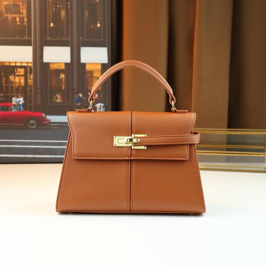 Fashion personalized trapezoidal bag handbag going out commuter bag messenger bag women s bag S
Fashion personalized trapezoidal bag handbag going out commuter bag messenger bag women s bag S