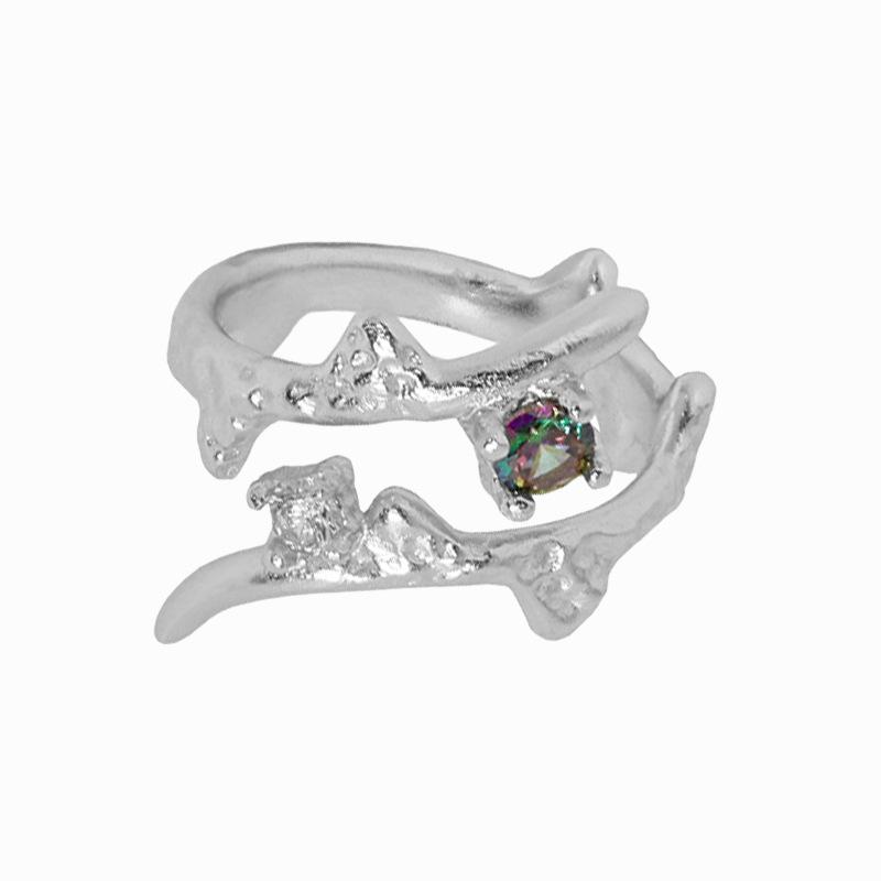 Niche Design Sense Cold Retro Micro-Inlaid Zircon Staggered Edge Texture Open Personality Index Finger Ring Woman adjustable opening
Niche Design Sense Cold Retro Micro-Inlaid Zircon Staggered Edge Texture Open Personality Index Finger Ring Woman adjustable opening