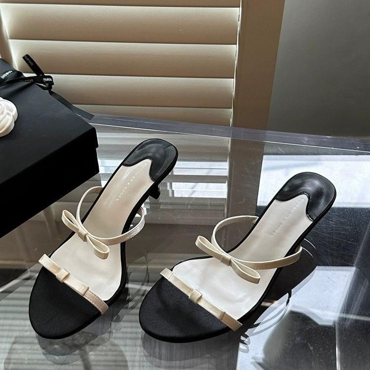 French bow-tied cool slippers women s 2025 summer European station square head open-toed stiletto one-word strap high-heeled slippers women 39
French bow-tied cool slippers women s 2025 summer European station square head open-toed stiletto one-word strap high-heeled slippers women 39