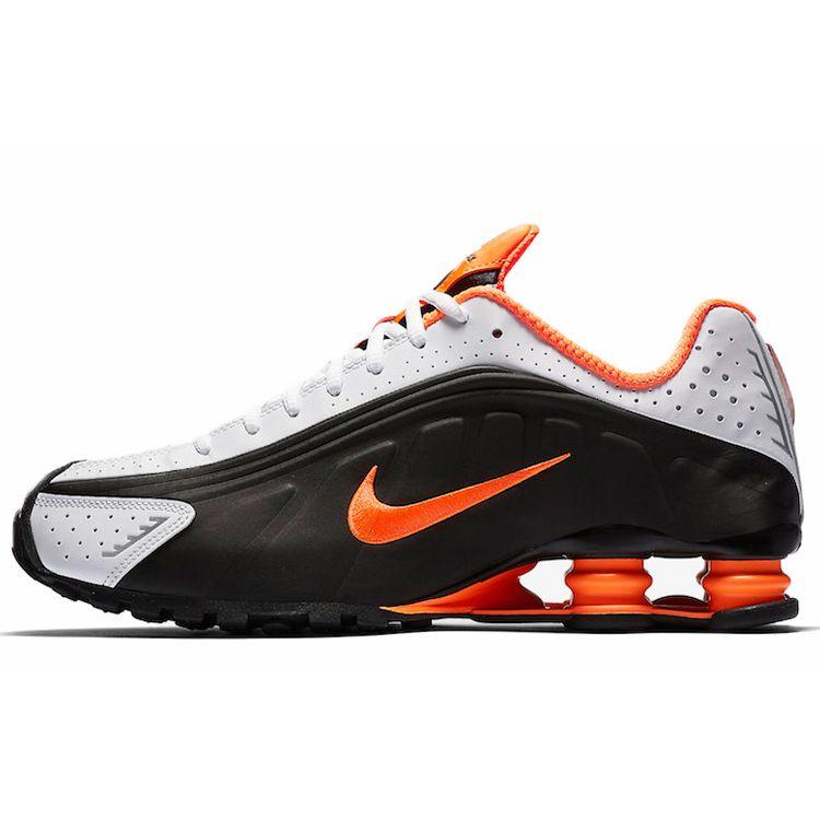 Мужские кроссовки Nike Shox R4 Dutch Orange Black White-Reflective-Silver-Dutch-Orange 104265-046
Мужские кроссовки Nike Shox R4 Dutch Orange Black White-Reflective-Silver-Dutch-Orange 104265-046