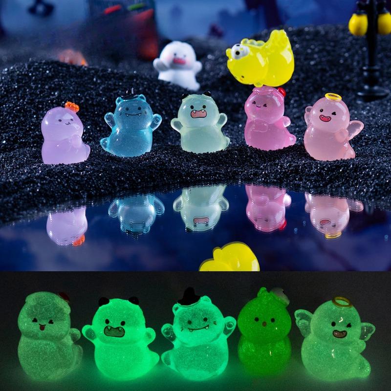 Glow-in-the-dark Ghost Angel Figurine Decorative Accessories Micro-landscape Halloween Small Ornaments 2#
Glow-in-the-dark Ghost Angel Figurine Decorative Accessories Micro-landscape Halloween Small Ornaments 2#