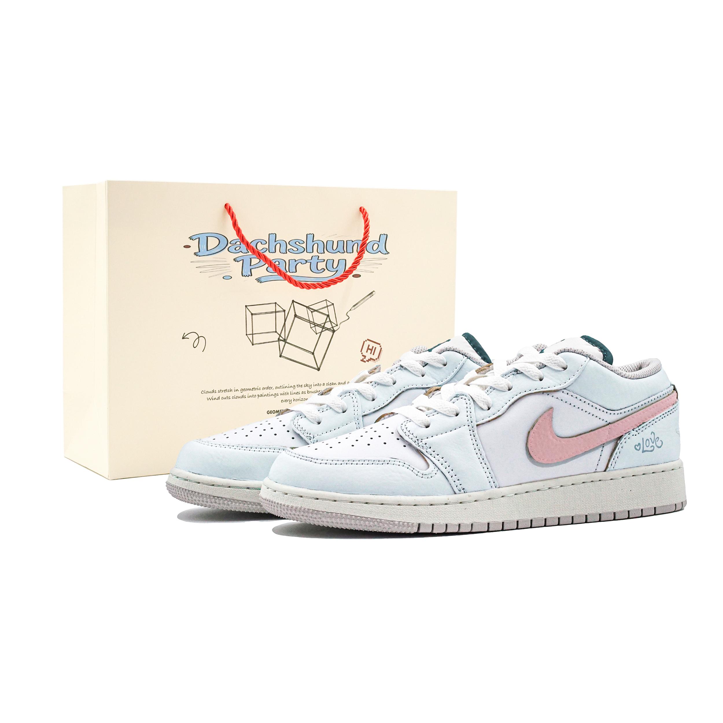 Jordan Air Jordan 1 Blue Prologue Low top Basketball Shoes Unisex Light Blue FQ8041-300(Team292-) 36.5
Jordan Air Jordan 1 Blue Prologue Low top Basketball Shoes Unisex Light Blue FQ8041-300(Team292-) 36.5