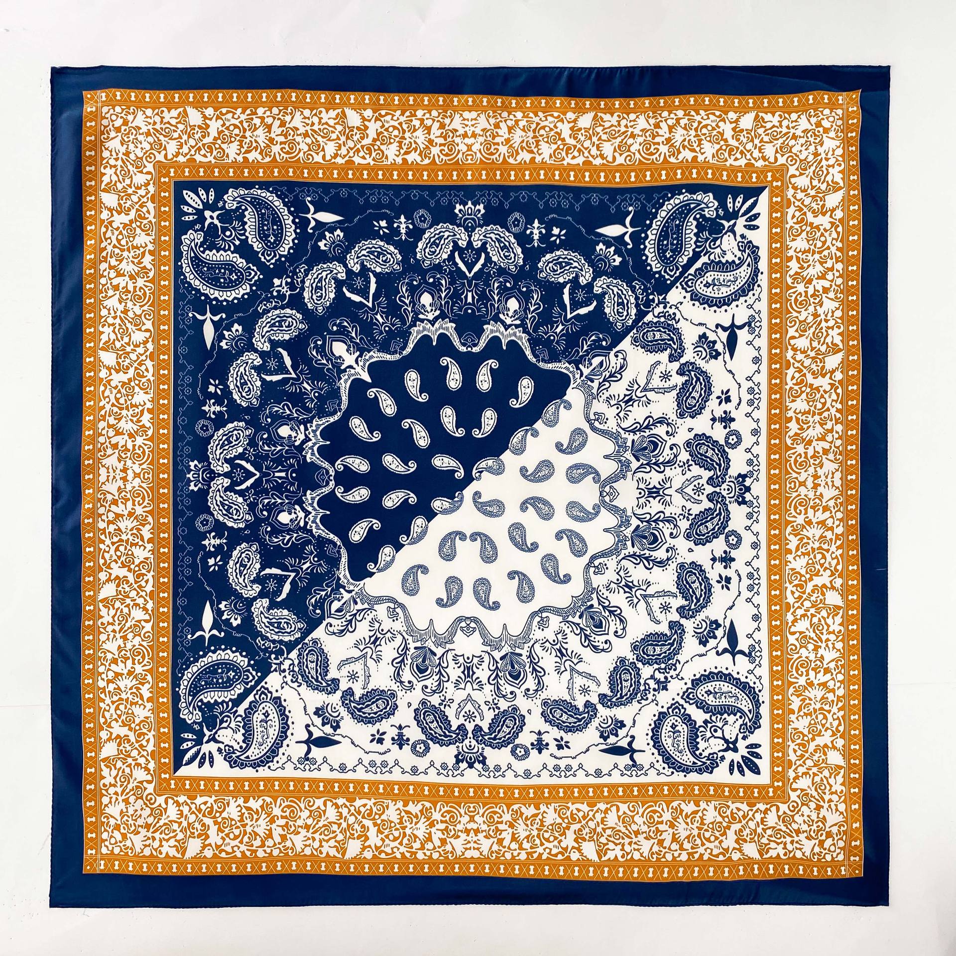 Высококачественные роскошные шелковые шарфы, повязка на голову, шарфы, шейный шарф для женщин, шелковый шарф с цепочкой, женская декоративная шаль 90*90cm
Высококачественные роскошные шелковые шарфы, повязка на голову, шарфы, шейный шарф для женщин, шелковый шарф с цепочкой, женская декоративная шаль 90*90cm