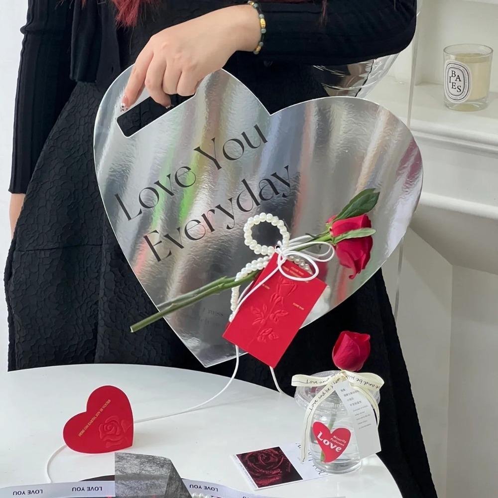 Heart-shaped Bouquet Packaging Box Gift Box Handheld Flower Box New Packing Material срібний
Heart-shaped Bouquet Packaging Box Gift Box Handheld Flower Box New Packing Material срібний