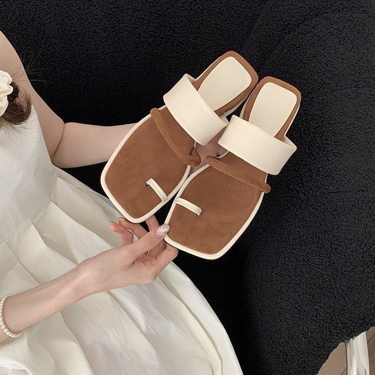 Flat bottom simple fashion square head open-toed sandals women s skirt summer cool slippers high-end one-word slippers tide 35
Flat bottom simple fashion square head open-toed sandals women s skirt summer cool slippers high-end one-word slippers tide 35