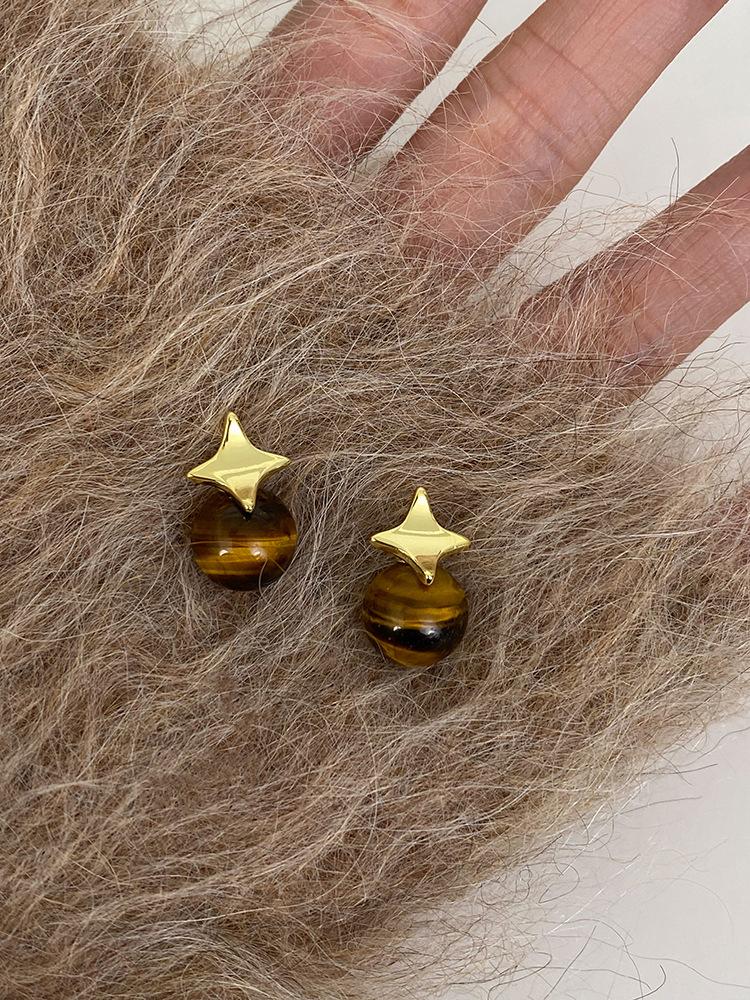 925 Silver Needle Yadan Style Light Luxury Maillard Tiger s Eye Stone Quadruple Star Earrings Sweet and Cool Versatile Earrings
925 Silver Needle Yadan Style Light Luxury Maillard Tiger s Eye Stone Quadruple Star Earrings Sweet and Cool Versatile Earrings