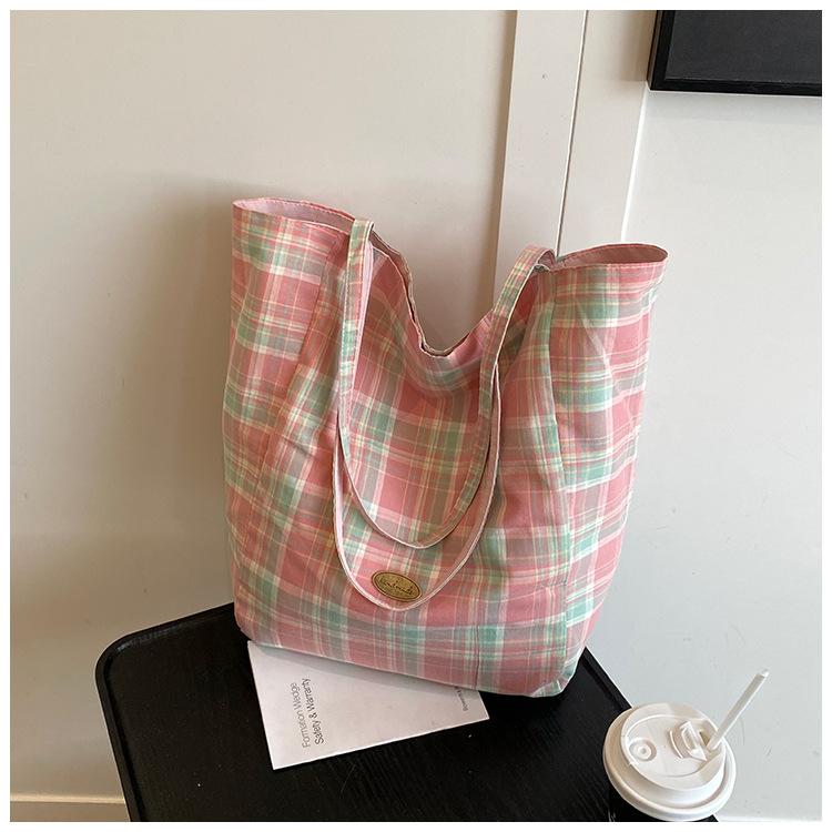 Plaid splicing shoulder bag large-capacity tote bag simple dual-purpose double-sided bag spring and summer new models розовый
Plaid splicing shoulder bag large-capacity tote bag simple dual-purpose double-sided bag spring and summer new models розовый