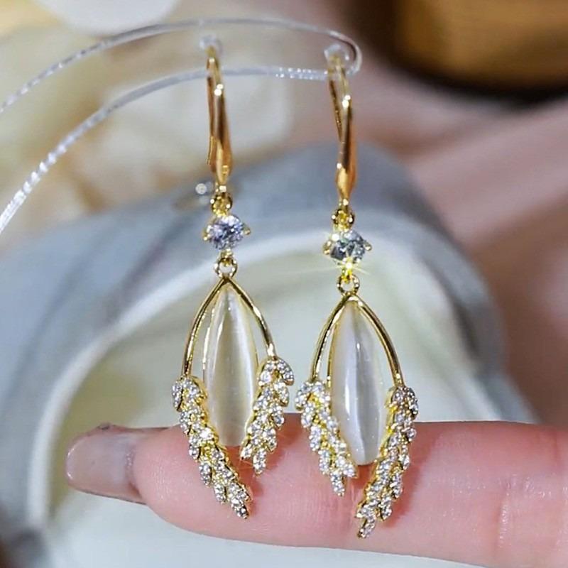 Новые высококлассные серьги-ловцы снов золотого цвета, женские модные универсальные темпераментные серьги золотой
Новые высококлассные серьги-ловцы снов золотого цвета, женские модные универсальные темпераментные серьги золотой