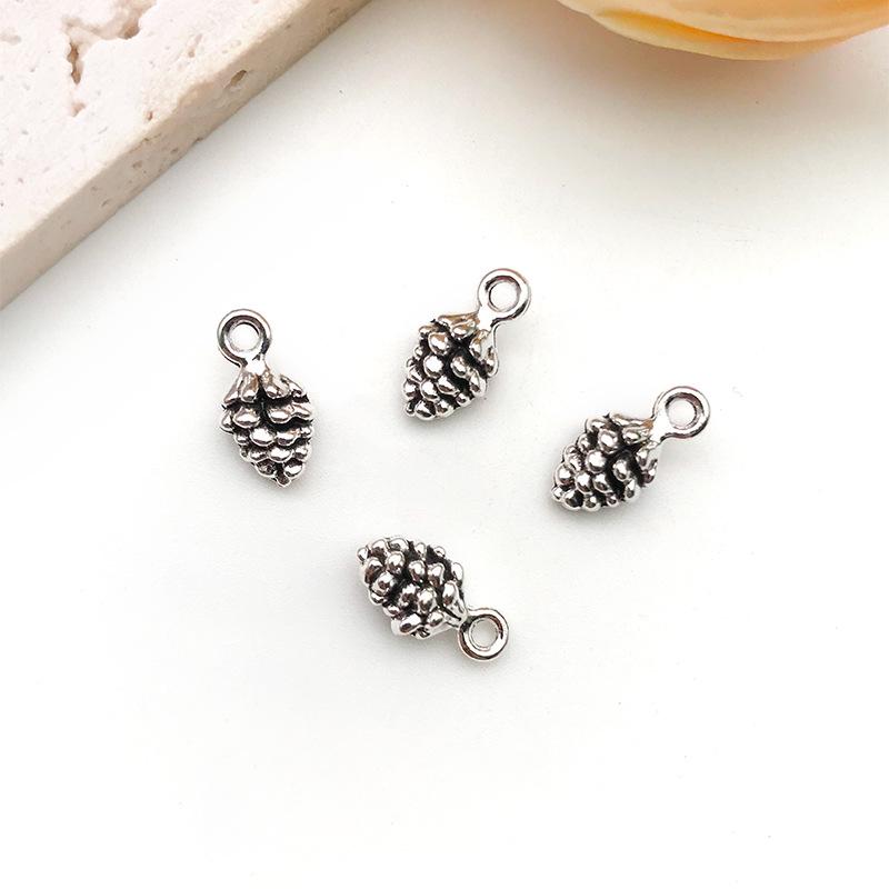 Ошеломленная белка подвеска шишка: Мультяшная эмаль из сплава для DIY брелоков и серег.
Ошеломленная белка подвеска шишка: Мультяшная эмаль из сплава для DIY брелоков и серег.