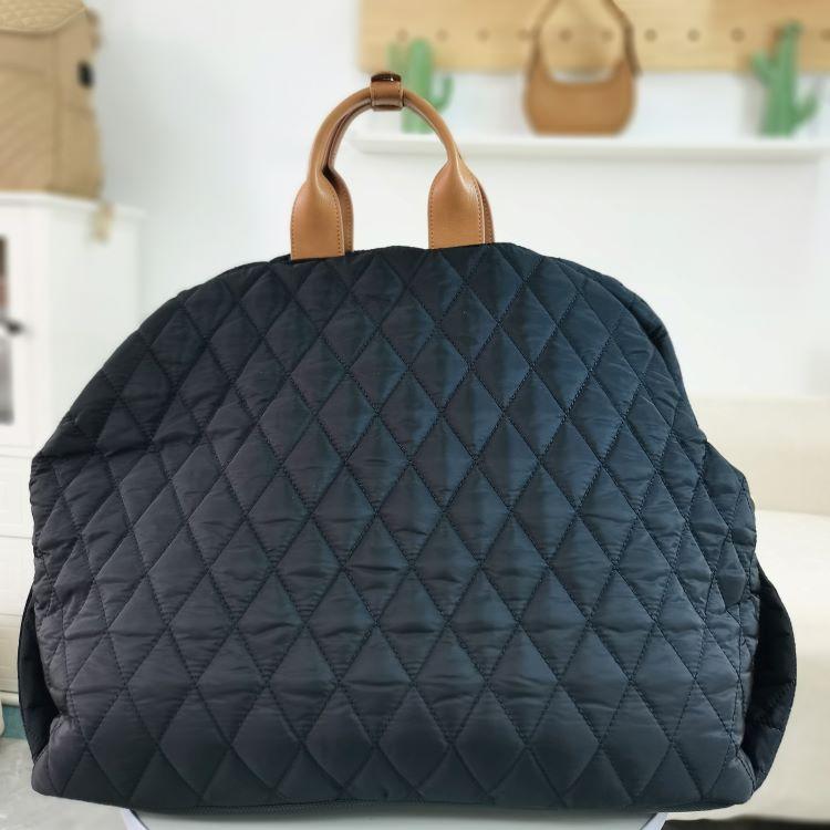 New style casual fashionable luxurious pet dog and cat carrying handbag Pet carrier seat heightener Pet carrier seat Carry bag 45X34X38cm чорний
New style casual fashionable luxurious pet dog and cat carrying handbag Pet carrier seat heightener Pet carrier seat Carry bag 45X34X38cm чорний