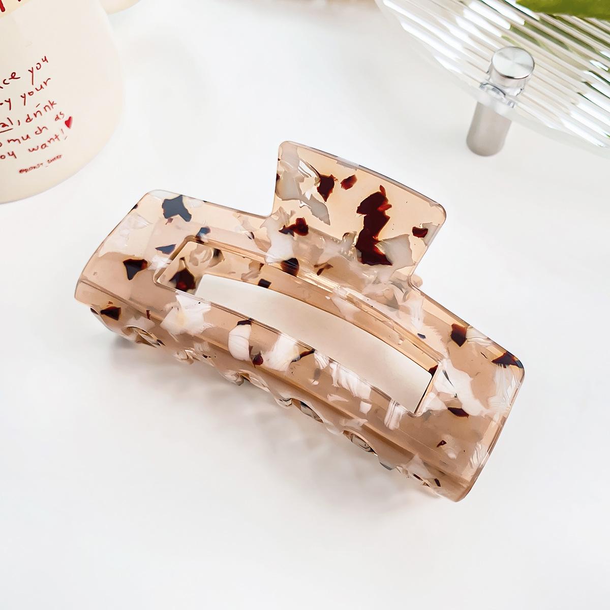 Заколка-краб Bofeiya с леопардовым принтом - Корейский стиль, заколка-акула для элегантных причесок Direct from Bofeiya Factory
Заколка-краб Bofeiya с леопардовым принтом - Корейский стиль, заколка-акула для элегантных причесок Direct from Bofeiya Factory