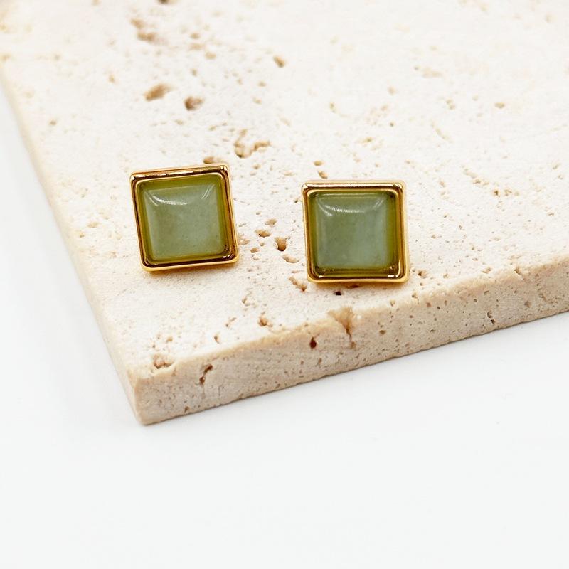 High-End Simple Temperament Earrings, Light Luxury Retro Earrings, Square Geometric Trendy Women S Stud Earrings зелений
High-End Simple Temperament Earrings, Light Luxury Retro Earrings, Square Geometric Trendy Women S Stud Earrings зелений