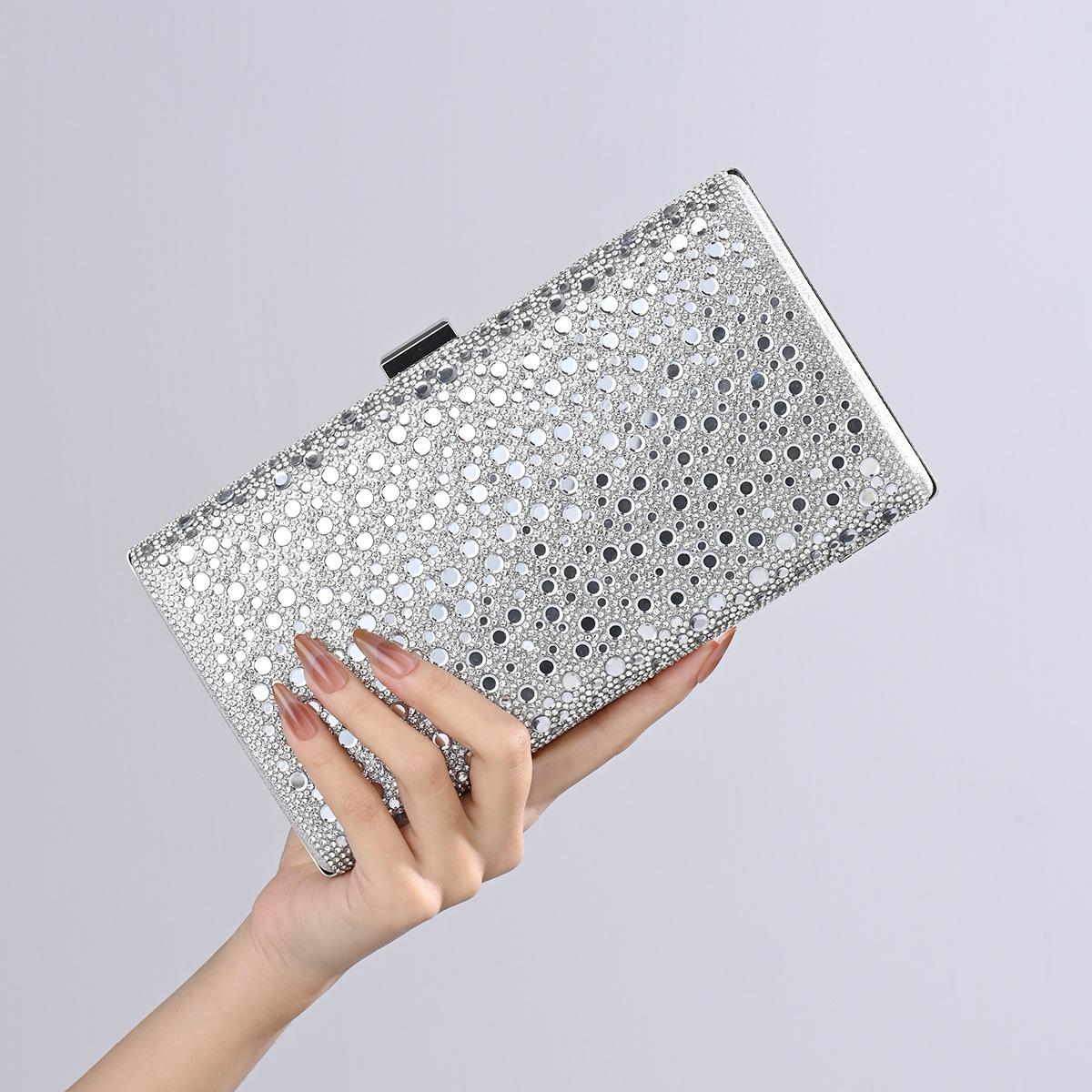 Ladies Evening Bags Clutch Bag Elegant Shiny Hard Metal Buckle Wedding Bridal Dress Evening Bag Banquet Party Handbags 22x12x4.5cm
Ladies Evening Bags Clutch Bag Elegant Shiny Hard Metal Buckle Wedding Bridal Dress Evening Bag Banquet Party Handbags 22x12x4.5cm