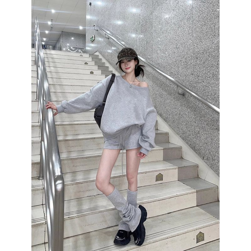 American-Style Lazy Shoulder Sweatshirt Women s Early Autumn 2025 New Arrival Relaxed Oversize Sweet Sexy Long Sleeves Tops Grey shorts M(45.00 kg-55.00 kg)
American-Style Lazy Shoulder Sweatshirt Women s Early Autumn 2025 New Arrival Relaxed Oversize Sweet Sexy Long Sleeves Tops Grey shorts M(45.00 kg-55.00 kg)