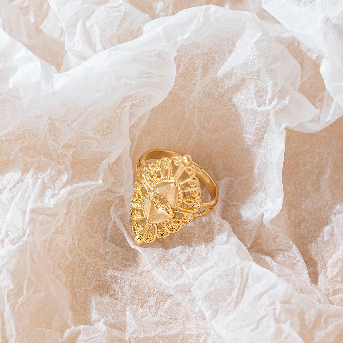 Middle Eastern Brass Gold Plated Hollow Flower Women s Ring - Retro Champagne Gold Size 7
Middle Eastern Brass Gold Plated Hollow Flower Women s Ring - Retro Champagne Gold Size 7