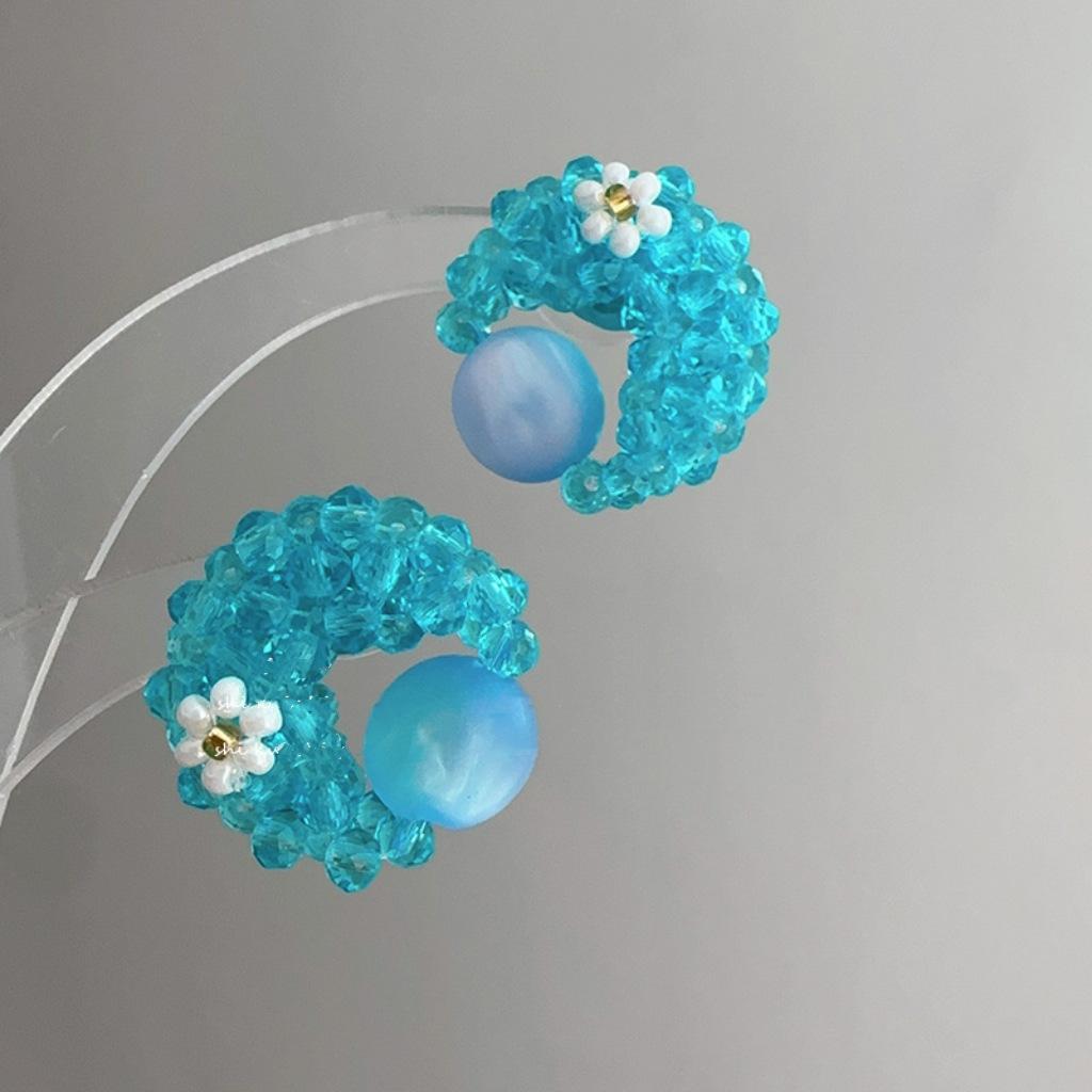 Серьги-пусеты «Луна из жемчуга», как у Юй Шусинь, милые и игривые серьги в форме цветка, модные и высококлассные серьги.
Серьги-пусеты «Луна из жемчуга», как у Юй Шусинь, милые и игривые серьги в форме цветка, модные и высококлассные серьги.